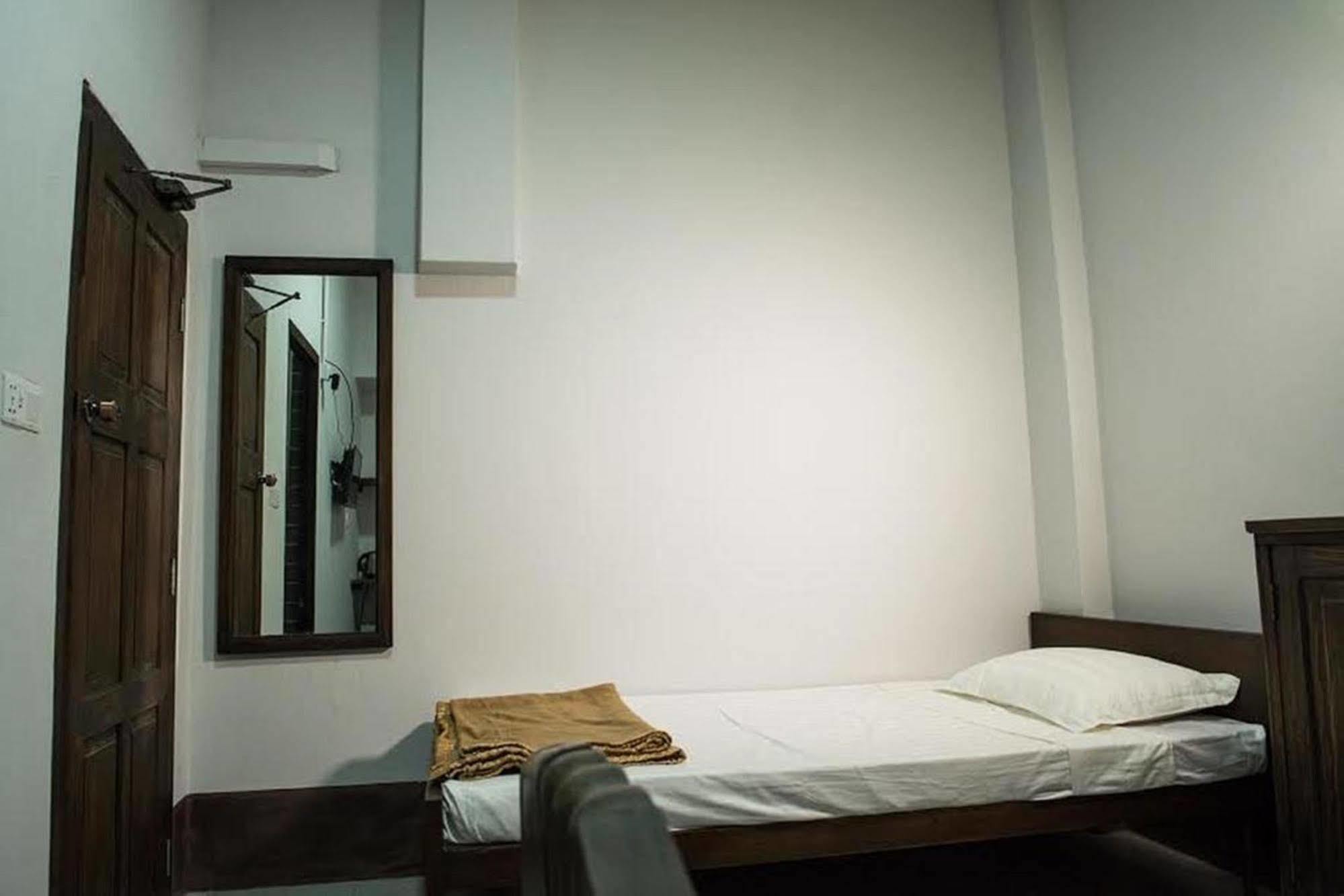 Shwe Yo Vintage Hostel Gyogon Extérieur photo